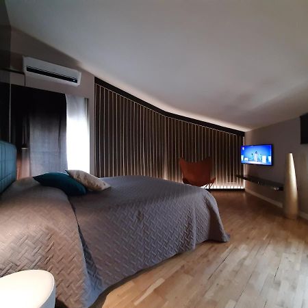 MoAA - Modern Art Apartment Desenzano del Garda Exterior foto